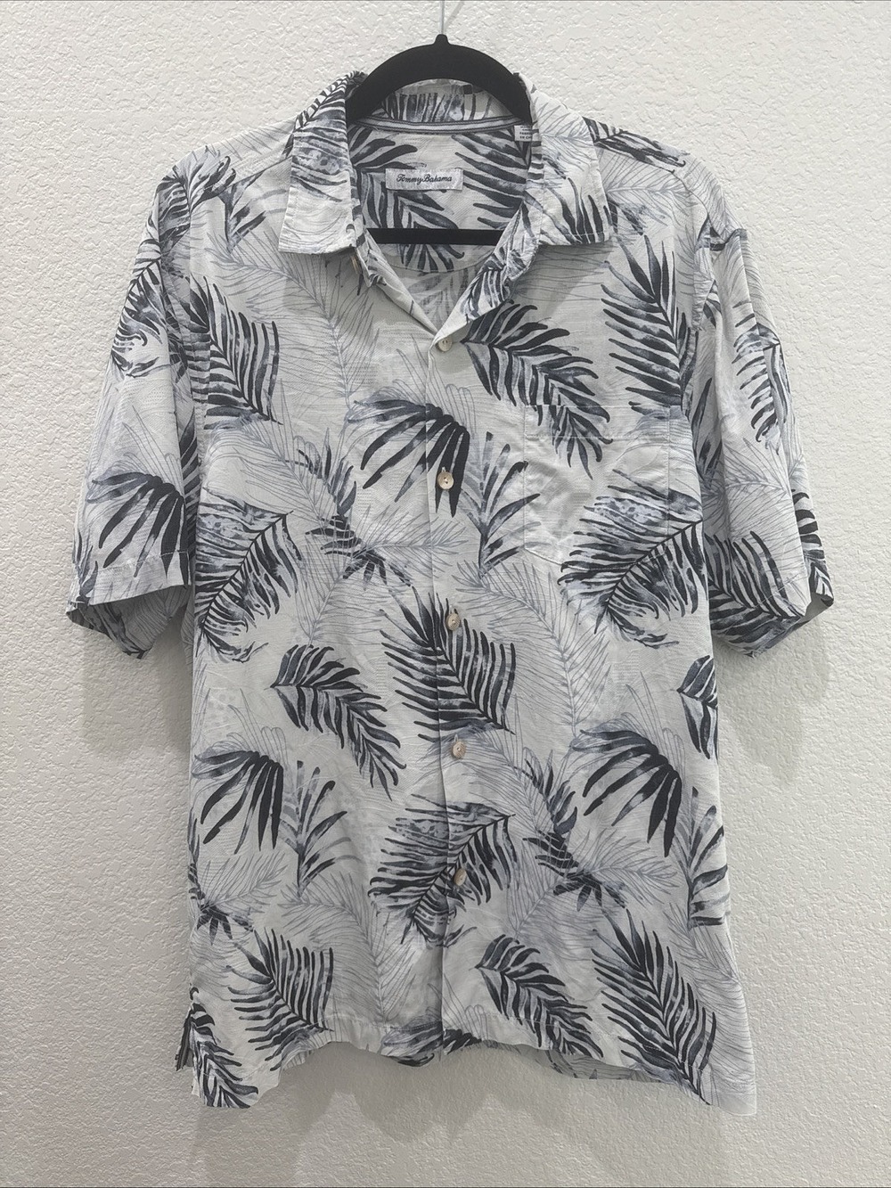 Tommy Bahama Men's Large Hawiian Tropical Palms Short Sleeve Button-Up 70% Silk - Picture 1 of 5